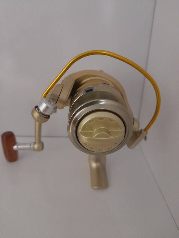 چرخ ماهیگیری یوموشی مدل HC2000A