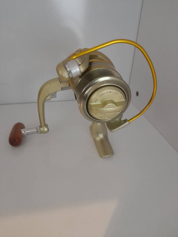 چرخ ماهیگیری یوموشی مدل HC2000A
