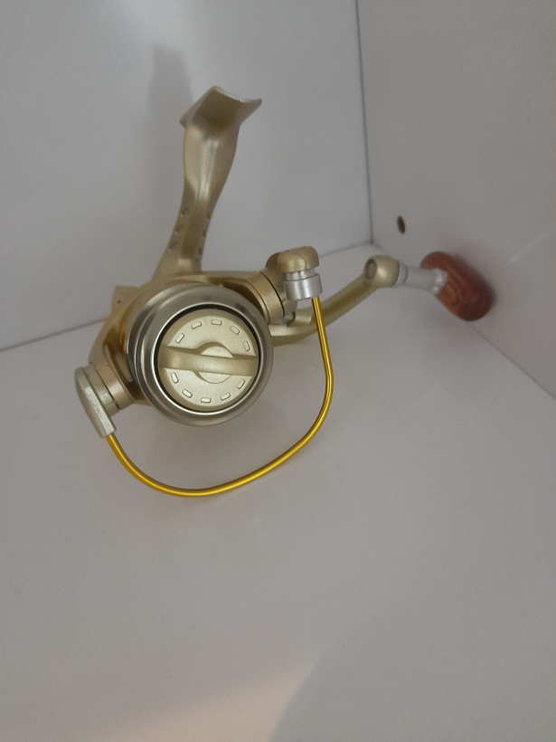 چرخ ماهیگیری یوموشی مدل HC2000A