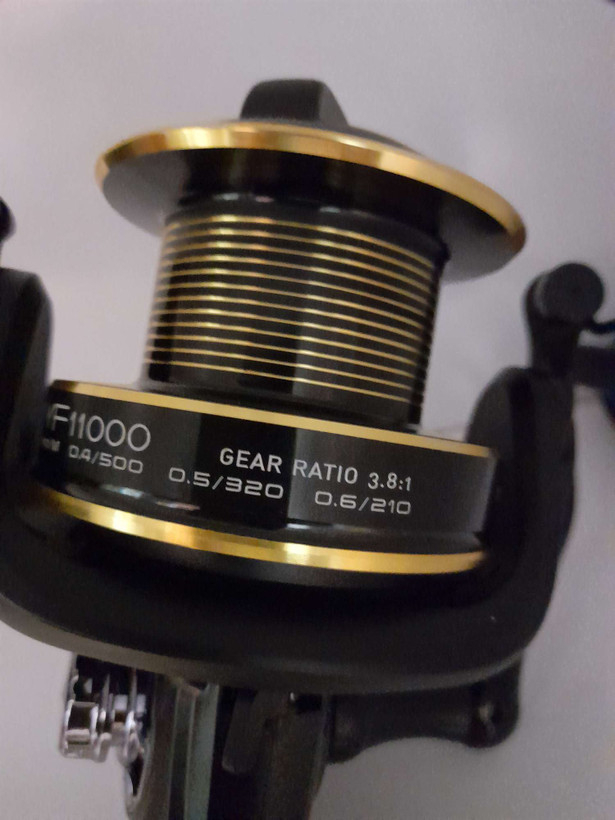 چرخ ماهیگیری آکوریتا مدل YF11000
